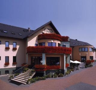 Hotel Court