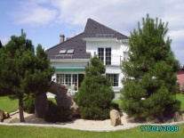 domek - widok z ogrodu