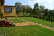 Dom Wczasowy Pięciu Pmostów - widok pokoji od jeziora
