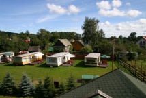Pierszy od prawej.