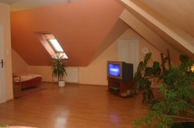 Apartament od 2-4 osób, duża kuchnia, łazienka kabina i wanna.